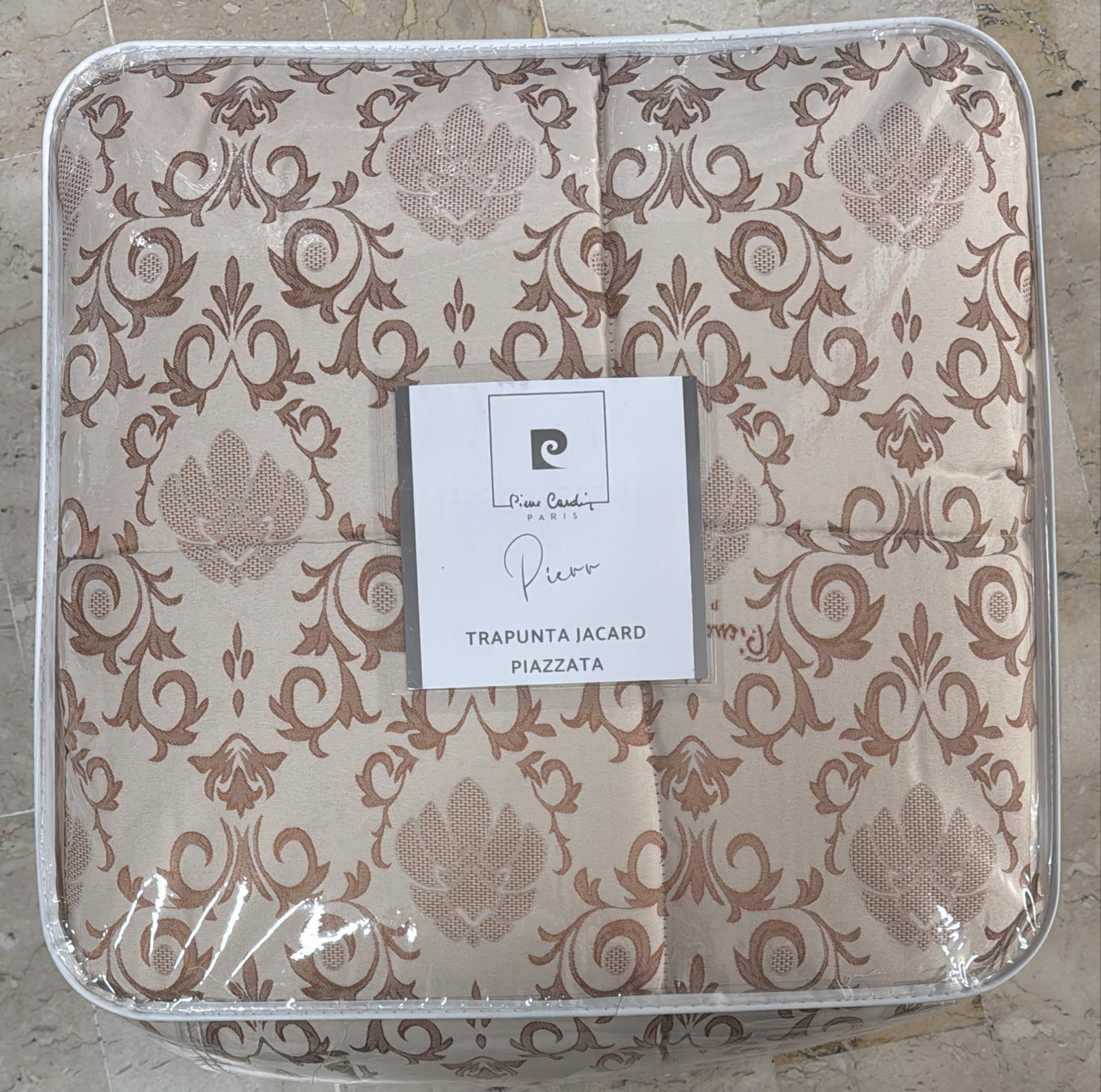 Trapunta Pierre Cardin in raso jacquard