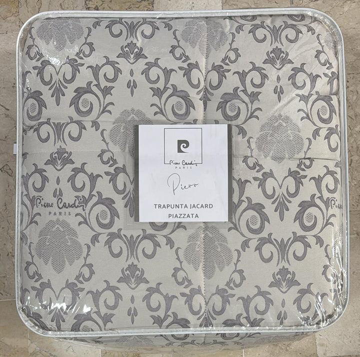 Trapunta Pierre Cardin in raso jacquard