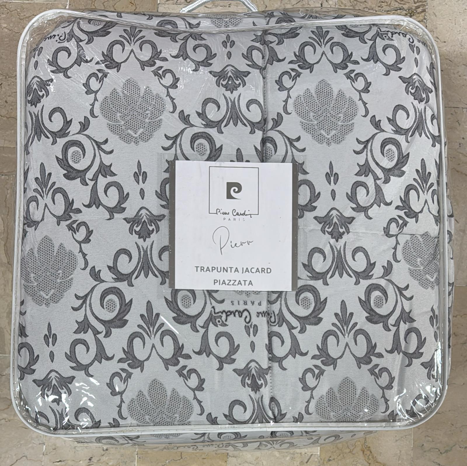 Trapunta Pierre Cardin in raso jacquard